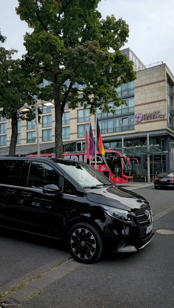 Boardtransit Chauffeur Beispielbild
